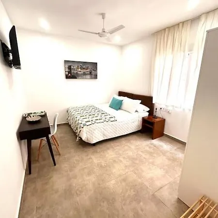 Gran Casa En El Centro De Torremolinos